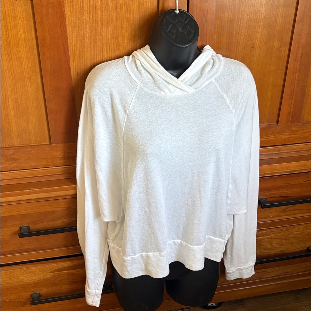 Beyond Yoga white Pullover hoodie
